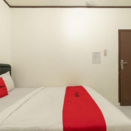 Reddoorz Near Pondok Indah Water Park Jacarta Exterior foto