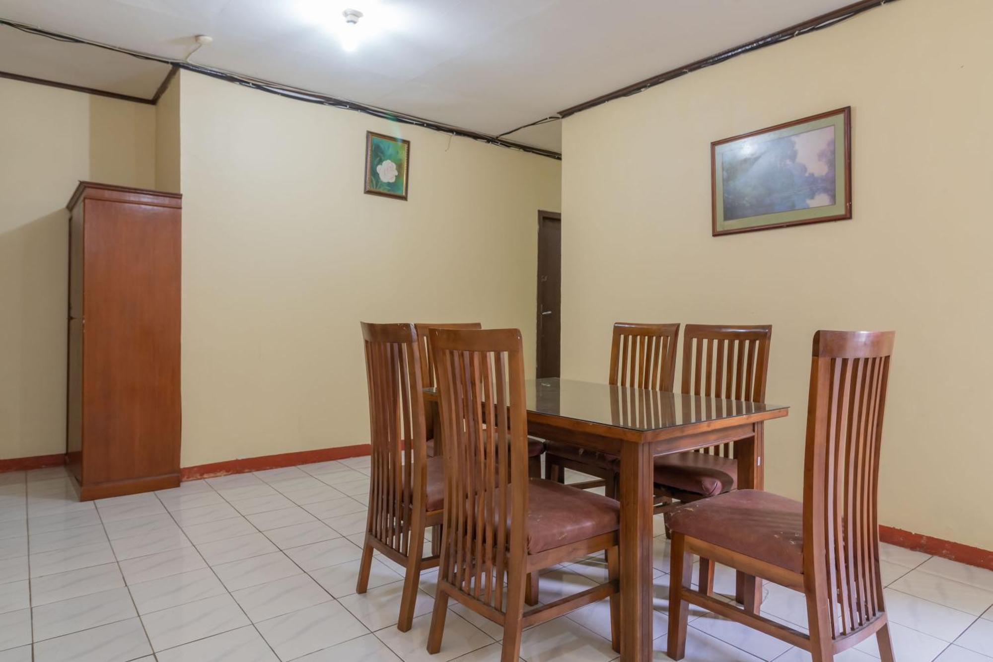 Reddoorz Near Pondok Indah Water Park Jacarta Exterior foto