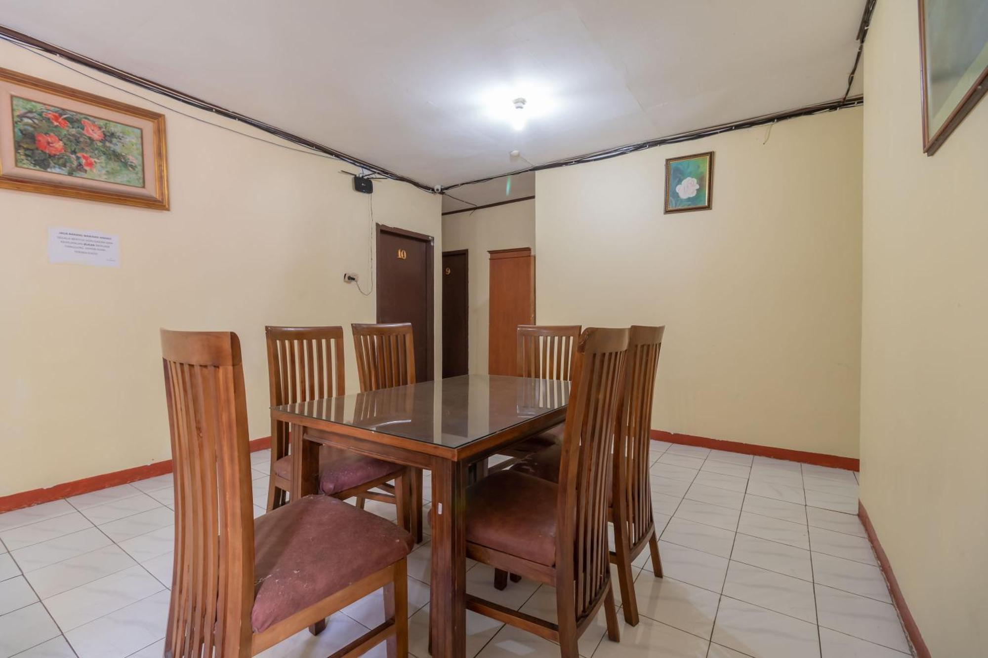 Reddoorz Near Pondok Indah Water Park Jacarta Exterior foto